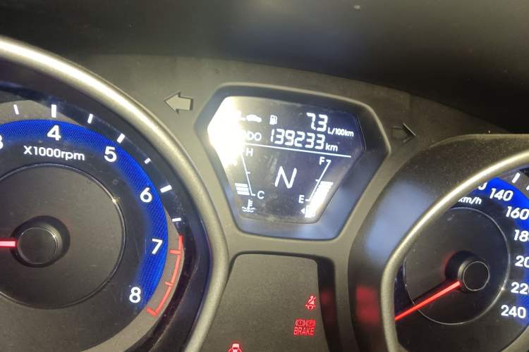 Used Hyundai Elantra (5th Generation / Langdong) 2016 1.6L Automatic Smart Version
