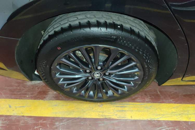 Used Toyota Avalon 2019 2.5L Touring Premium Version China VI Standard Right Rear Wheel Hub