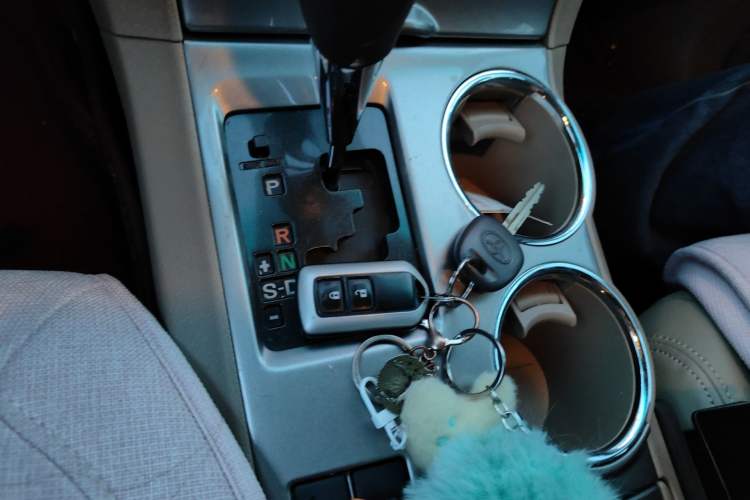 Used Toyota Highlander 2012 2.7L 2WD 5-Seater Elite Edition
