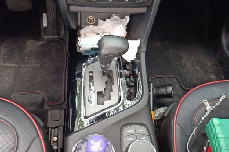 Used Soueast DX7 2017 1.5T Automatic Luxury Model Gear Lever