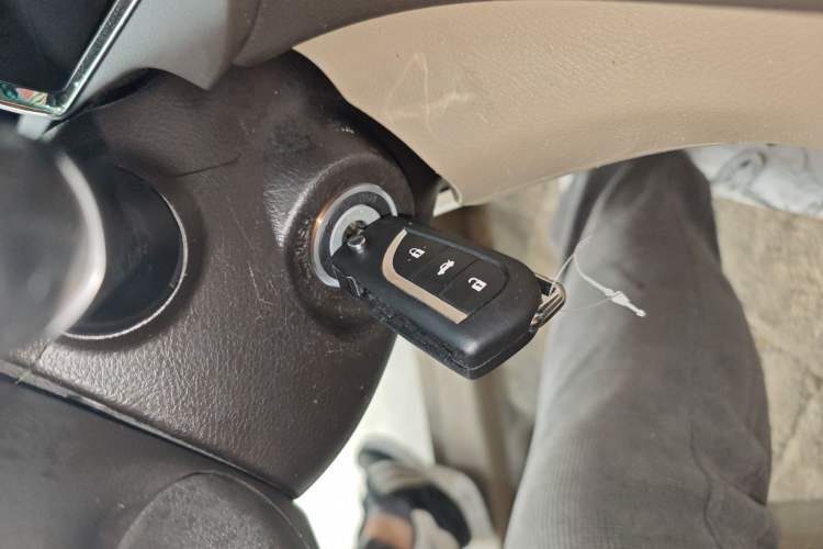 Used Toyota Highlander 2011 2.7L Two-Wheel Drive 5-Seater Elite Edition Vehicle Key