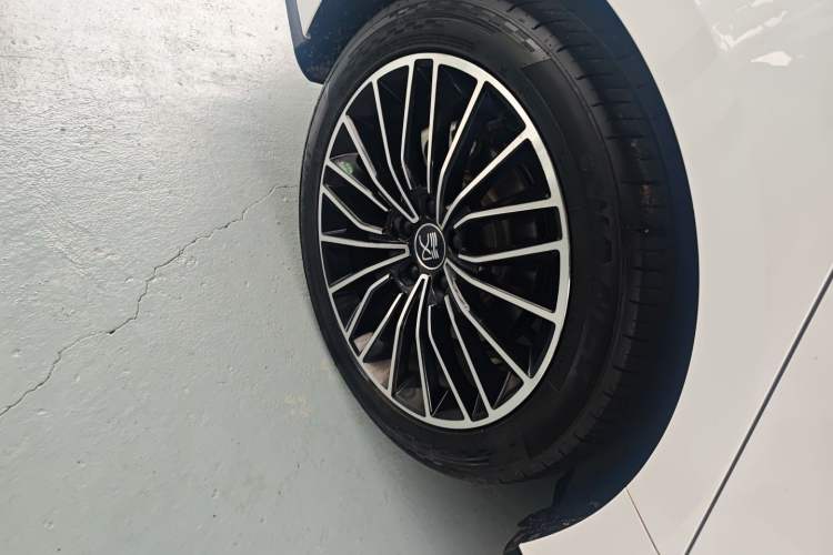 Used BYD Han 2020 EV Long-Range Luxury Model Right Rear Wheel Hub