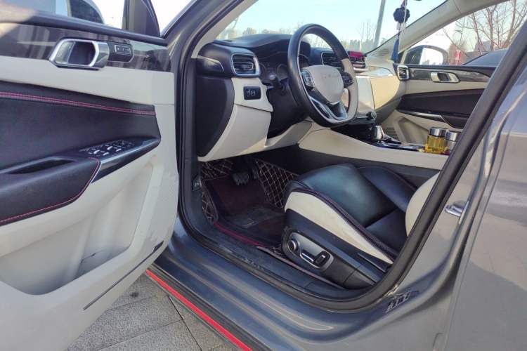 Used Lynk & Co 02 2019 1.5T DCT Two-Wheel Drive Shine Pro Edition China VI Standard
