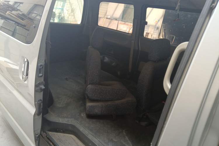 Used Jinbei Grace 2015 2.0L Classic Edition Standard Model Short Wheelbase 7 Seats
