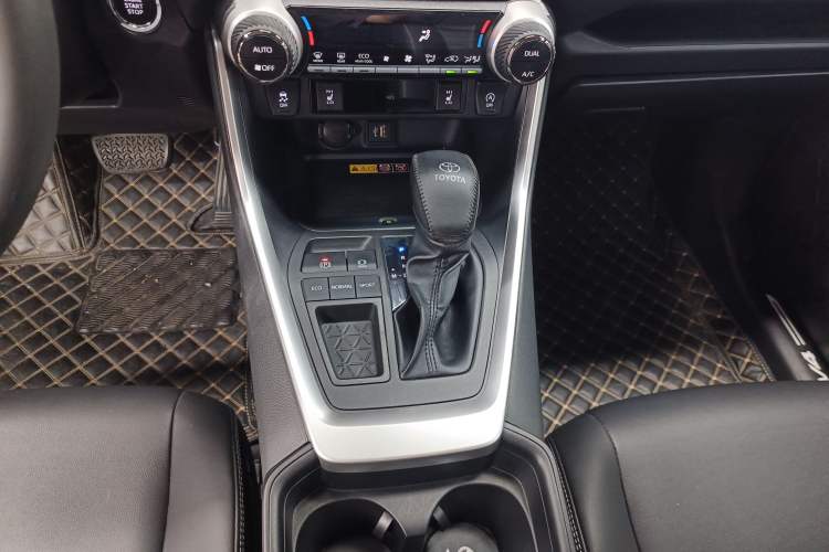 Used Toyota RAV4 2023 2.0L CVT Two-Wheel Drive Fashion Plus Edition