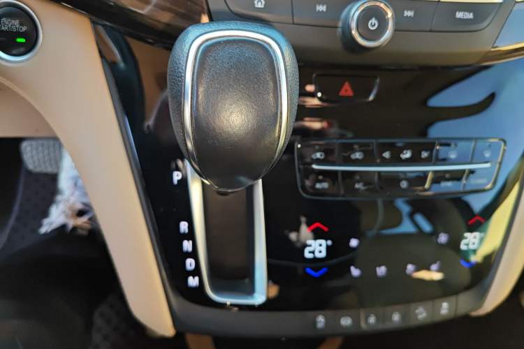 Used Buick GL8 2017 ES 28T Flagship Model China V Standard
