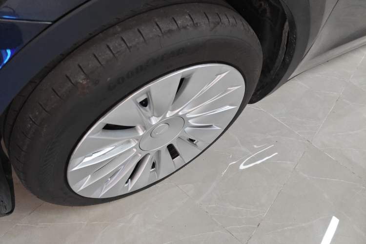 Used Tesla Model Y 2024 Rear-Wheel-Drive Version
