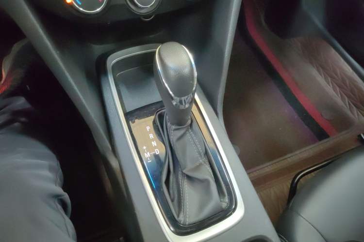 Used Chevrolet Cavalier 2019 320 Automatic Xinyue Edition Gear Lever