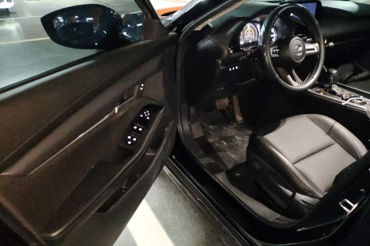 Used Mazda 3 Axela 2021 1.5L Automatic Zhiyue Edition Driver Seat