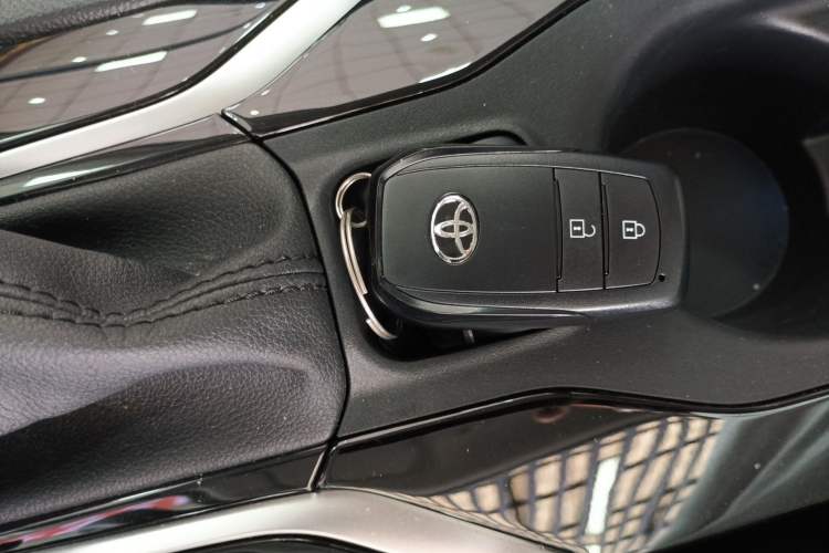 Used Toyota FRONTLANDER 2023 2.0L CVT Luxury Edition
