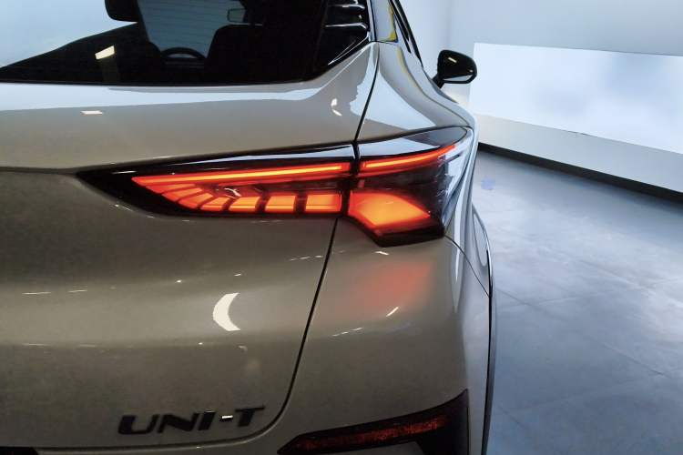 Used CHANGAN UNI-T 2022 1.5T Prestige Version Right Rear Taillight