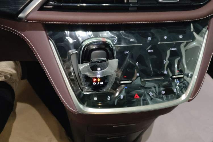 Used Buick GL8 2023 Avenir Aivia Six-Seat Deluxe Edition Gear Lever