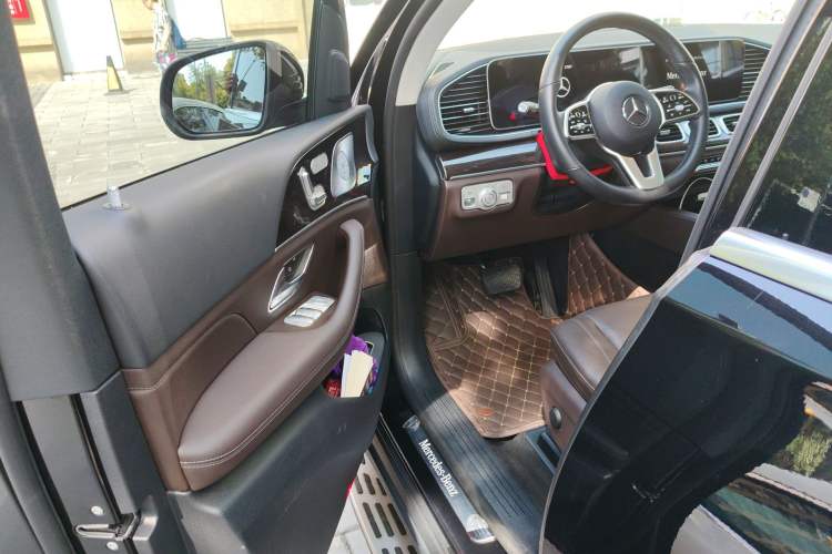 Used Mercedes-Benz GLE 2023 GLE 350 4MATIC Stylish Model Driver Seat