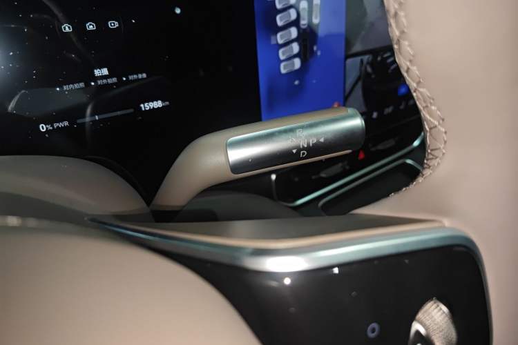 Used Hima AITO M9 2025 Extended-Range Ultra Version 52 kWh 6-Seater
