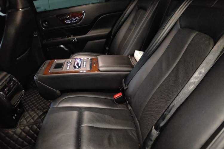 Used Lincoln Continental 2019 2.0T Two-Wheel Drive Prestige Version China VI Standard
