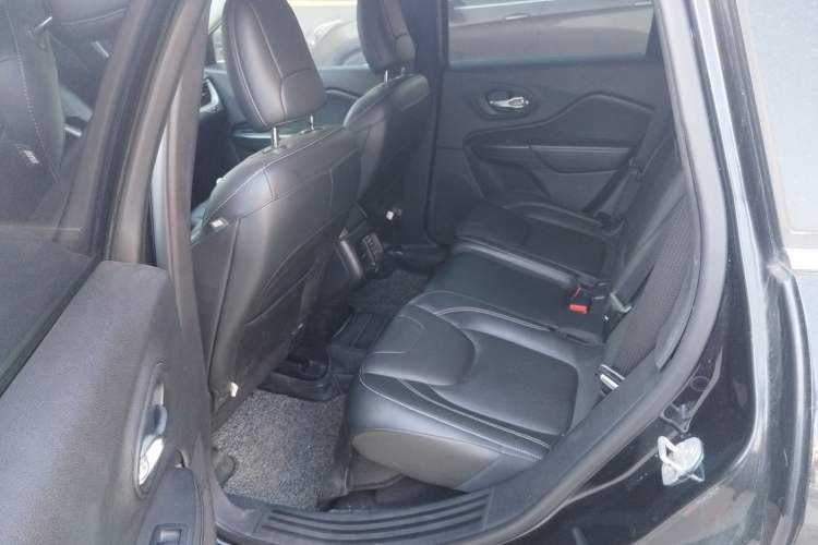 Used Jeep Cherokee 2017 2.4L Leading Smart Edition