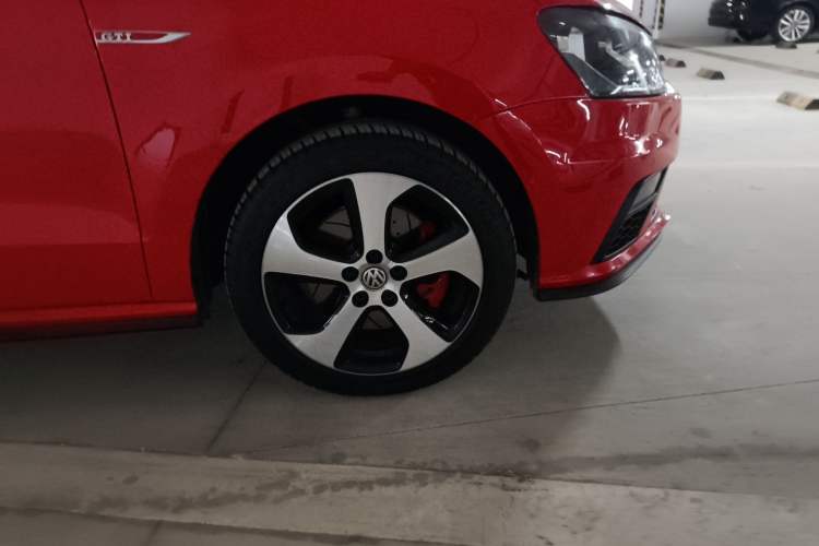 Used Volkswagen Polo 2016 1.4TSI GTI Right Front Wheel Hub