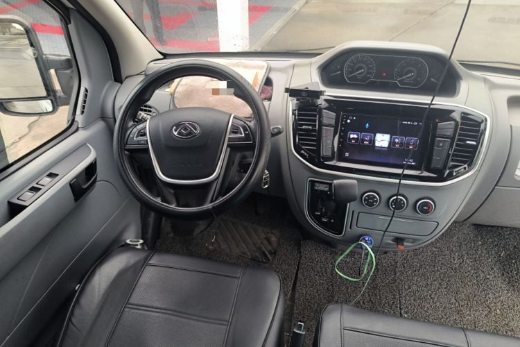 Used SAIC MAXUS Xintu V80 2019 2.5T Classic Model AMT Aoyuntong Long Wheelbase Mid-Roof 7-Seater
