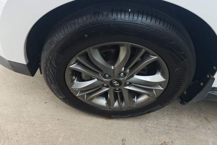 Used Hyundai ix35 2015 2.0L Automatic 2WD Smart Version China V Standard
