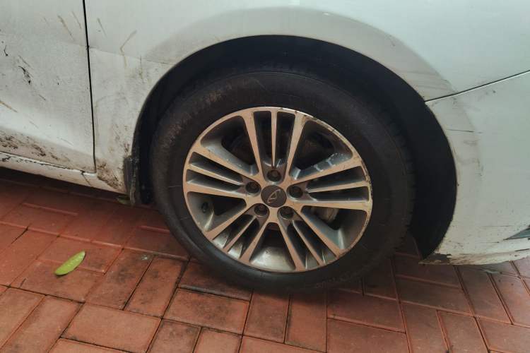 Used Chery Arrizo 7e 2016 1.6L e-Chic Edition Right Front Wheel Hub