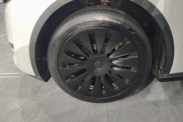 Used Tesla Model Y 2024 Rear-Wheel-Drive Version
