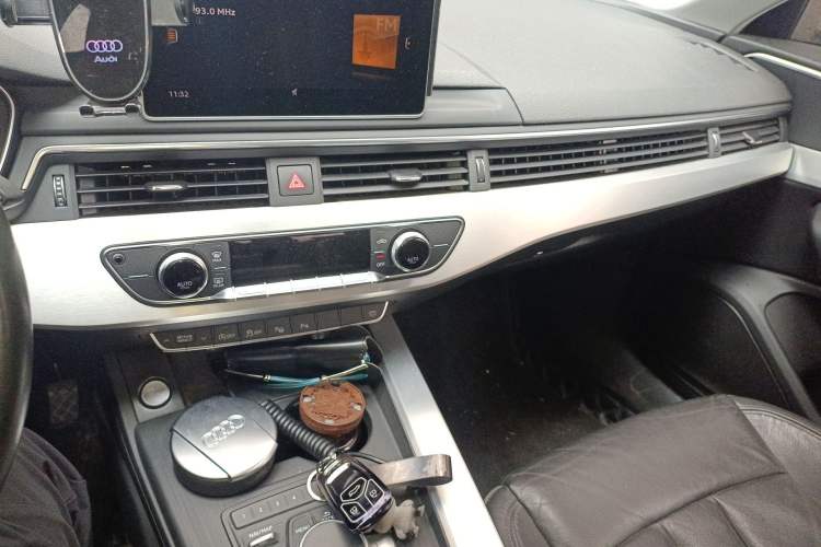 Used Audi A4L 2019 40 TFSI Fashion Edition China VI Emission Standard