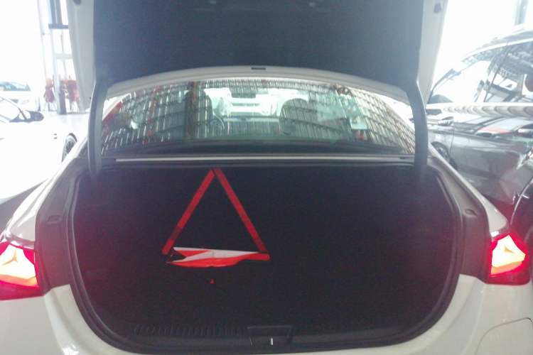 Used Mercedes-Benz E-Class New Energy 2024 E 350 e L Plug-in Hybrid Sedan