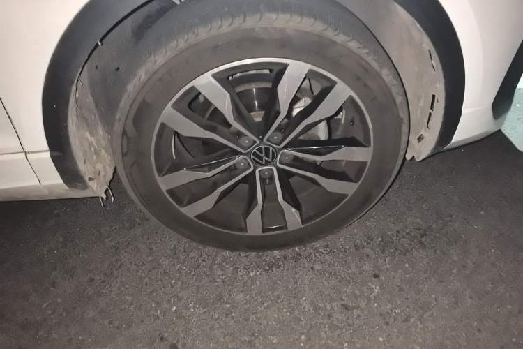 Used Volkswagen T-ROC 2021 280TSI DSG Two-Wheel Drive R-Line Pro Connected Version
