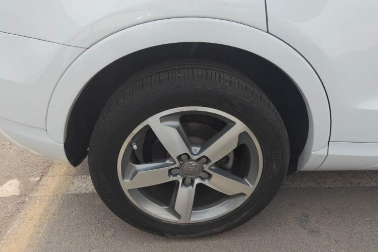 Used Audi Q3 2015 35 TFSI Comfort Model Right Rear Wheel Hub