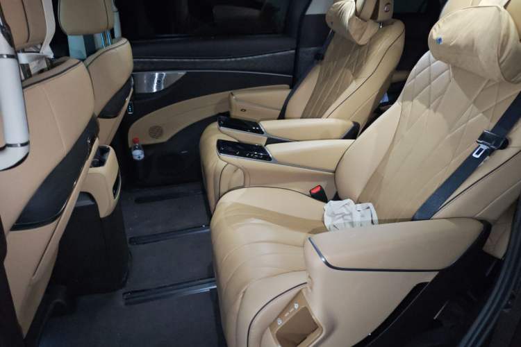 Used Denza D9 2024 EV 620 Premium Model