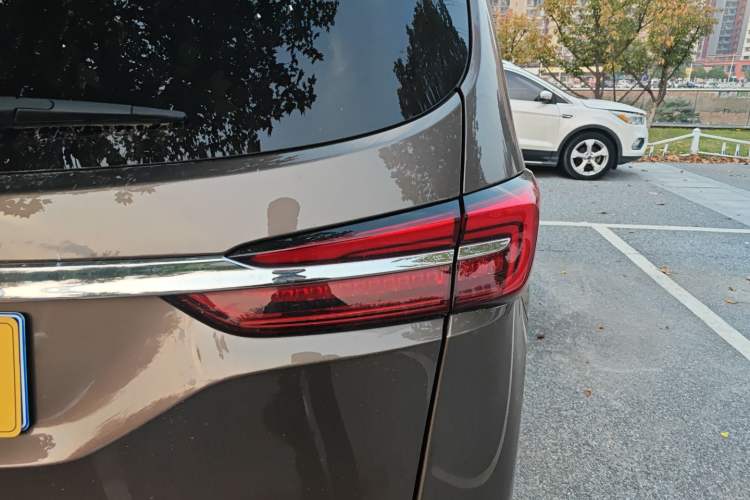 Used Buick GL8 2021 Land Cruiser Executive Class 652T Luxury Model