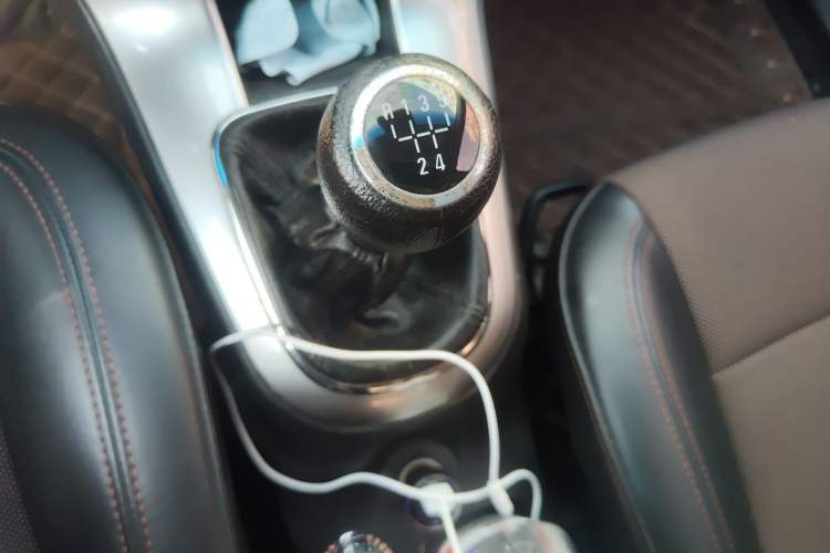 Used Chevrolet Cruze 2013 Hatchback 1.6L Manual Luxury Model Gear Lever