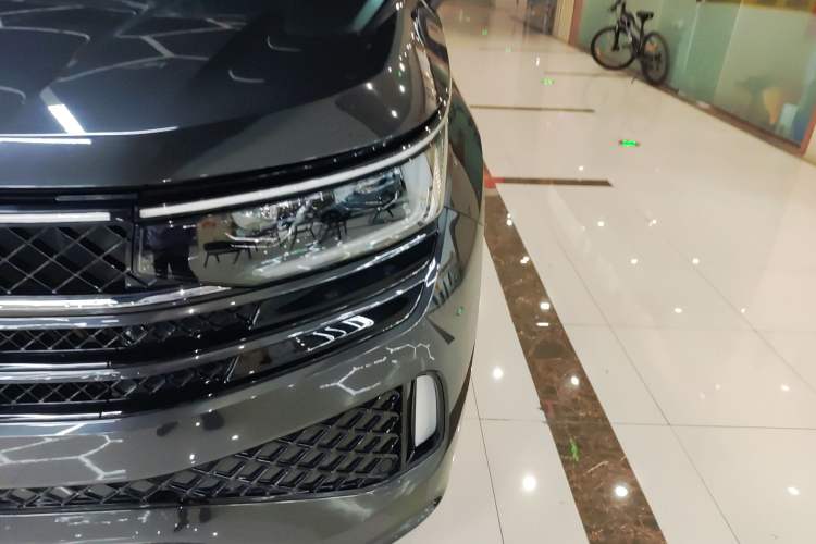 Used Volkswagen Tavendor 2023 380TSI Four-Wheel Drive R-Line Cruise Edition Left Front Headlight