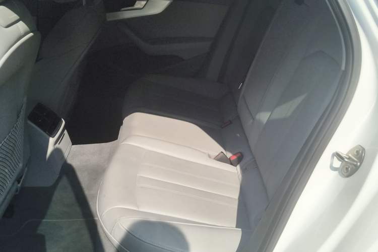 Used Audi A4L 2020 40 TFSI Luxury Dynamic Model