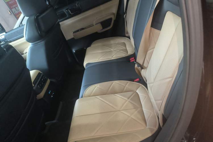 Used Formula Leopard 5 2023 Explore Edition Left Rear Seat