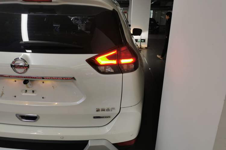 Used Nissan X-Trail 2019 2.0L CVT Smart Connect Comfort Edition 2WD