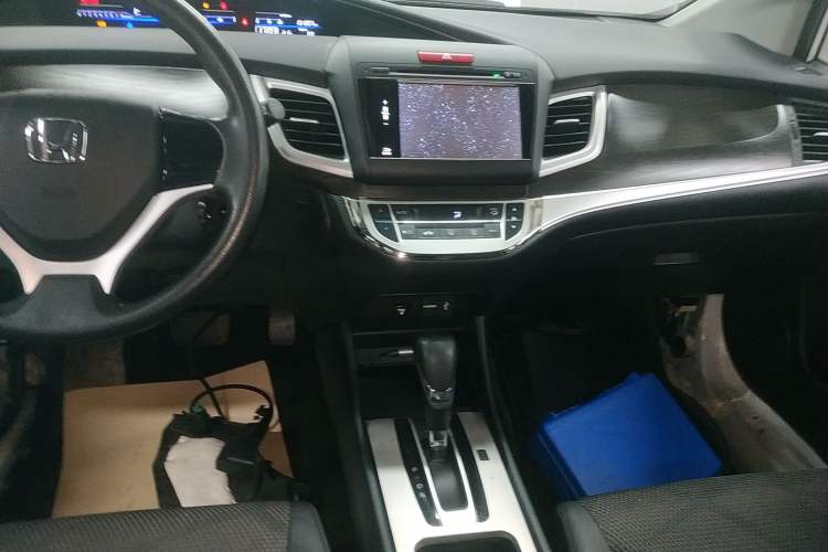 Used Honda Jade 2013 1.8L automatic Comfort version 5 seats
