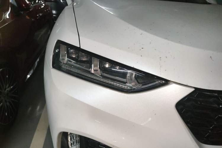 Used Wey VV7 2017 2.0T Ultra-Luxury Version Right Front Headlight