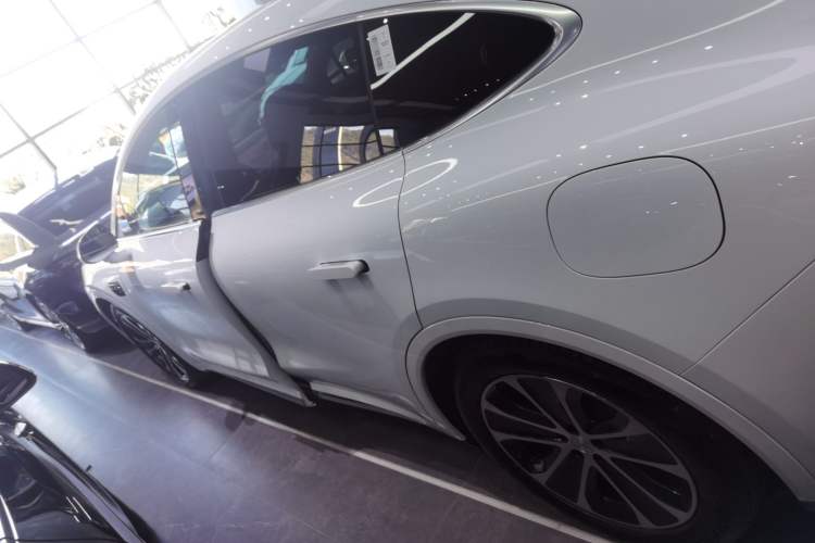 Used Hima Luxeed R7 2024 All-Electric 736 km Ultra Left Side