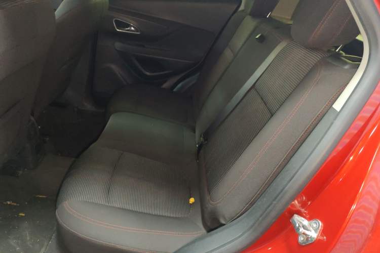 Used Buick Encore 2015 1.4T Automatic Two-Wheel Drive Urban Elite Version Left Rear Seat