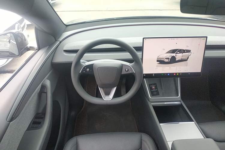 Used Tesla Model Y 2026 Rear-Drive Model Steering Wheel