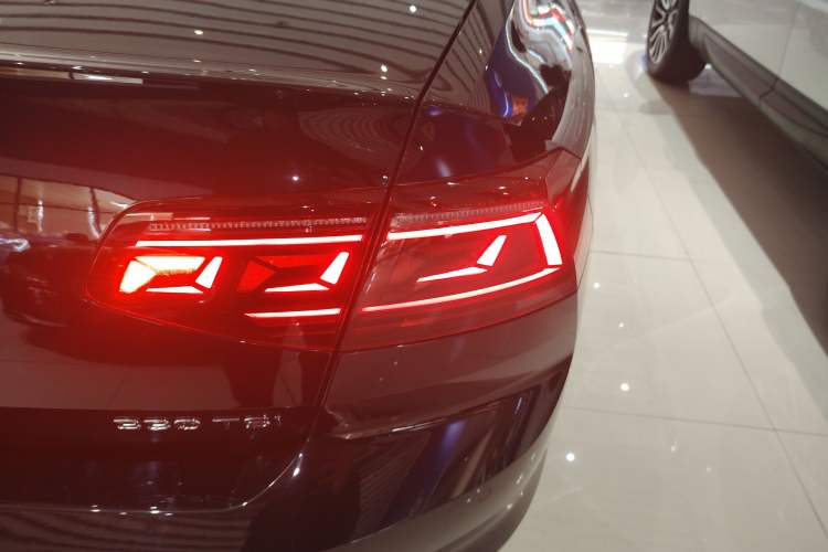 Used Volkswagen Magotan 2023 2 Million Units Commemorative Edition 330TSI DSG Luxury Version