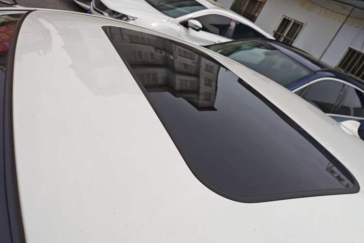 Used Mazda 3 Axela 2017 Sedan 1.5L Automatic Luxury Model Emission Standard China V Roof