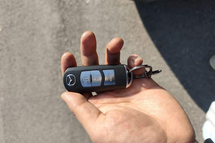 Used Mazda 3 Axela 2014 Sedan 2.0L Automatic Flagship Model