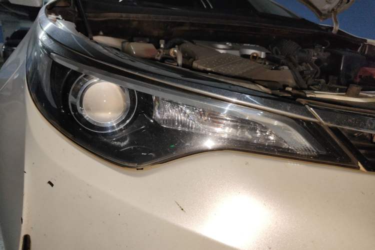 Used Toyota Levin 2017 Revised 185T CVT Elite Edition China V Standard Right Front Headlight