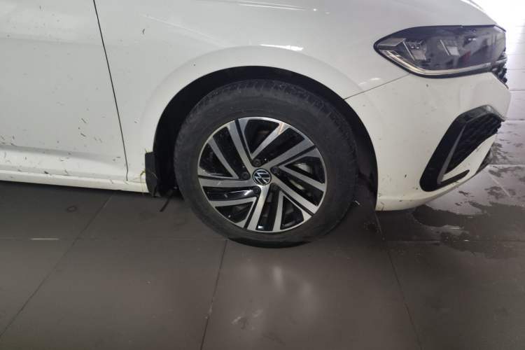 Used Volkswagen Lavida 2023 1.5L Automatic Starry Sky 5 Million Edition Right Front Wheel Hub