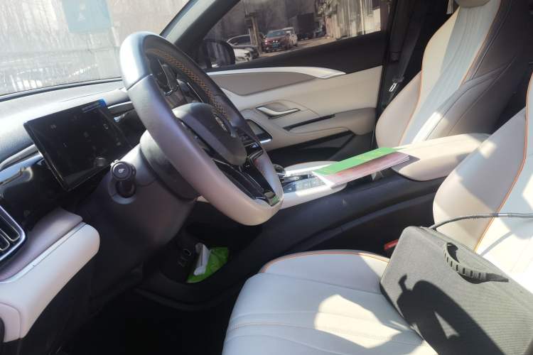 Used BYD Song Pro New Energy 2024 HONOR Edition DM-i 71KM Navigation Model Left Front Seat