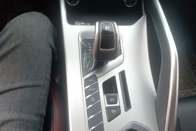 Used Geely Auto Coolray 2020 Facelift 240T DCT Hunter Gear Lever