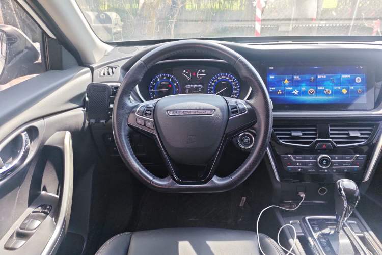 Used Venucia T90 2018 2.0L CVT Smart Connect Luxury Edition China V Standard