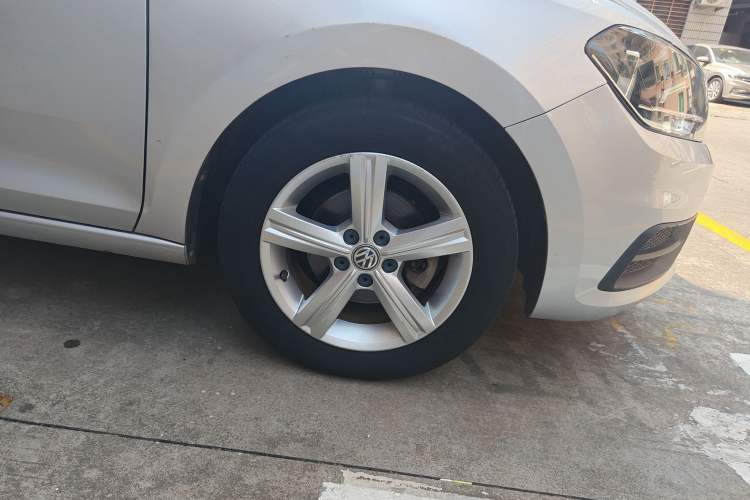 Used Volkswagen Santana 2015 Haval H6 1.6L Automatic Luxury Model Exterior 7